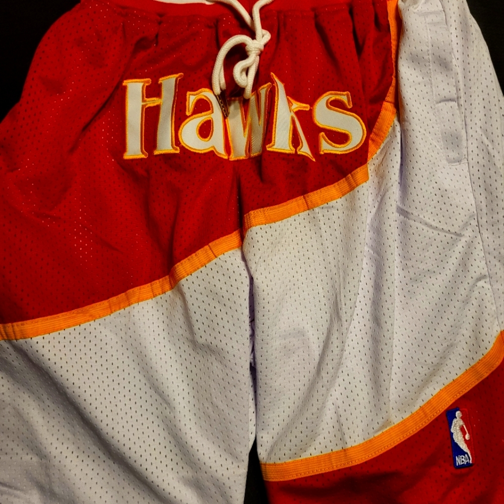 HAWKS BASKETBALL SHORTS Highest Quality so thick and nice perfect NWOT - Picture 1 of 4